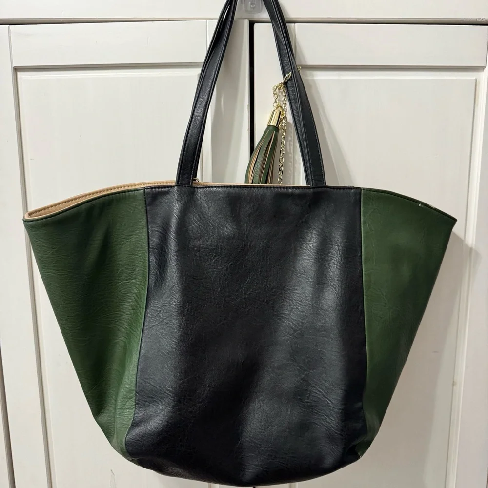 Big Buddha, black and green faux leather large tote bag with tassels - Picture 3 of 10
